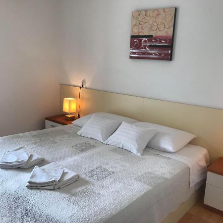 Spacious Bedroom For Two With Pool View - Pansion Hajduk Korčula Екстериор снимка