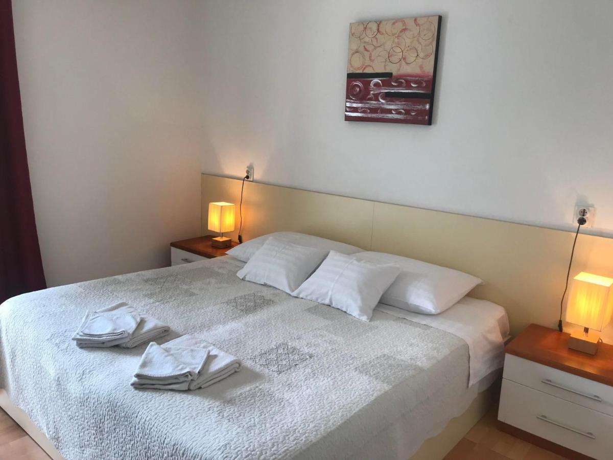 Spacious Bedroom For Two With Pool View - Pansion Hajduk Korčula Екстериор снимка