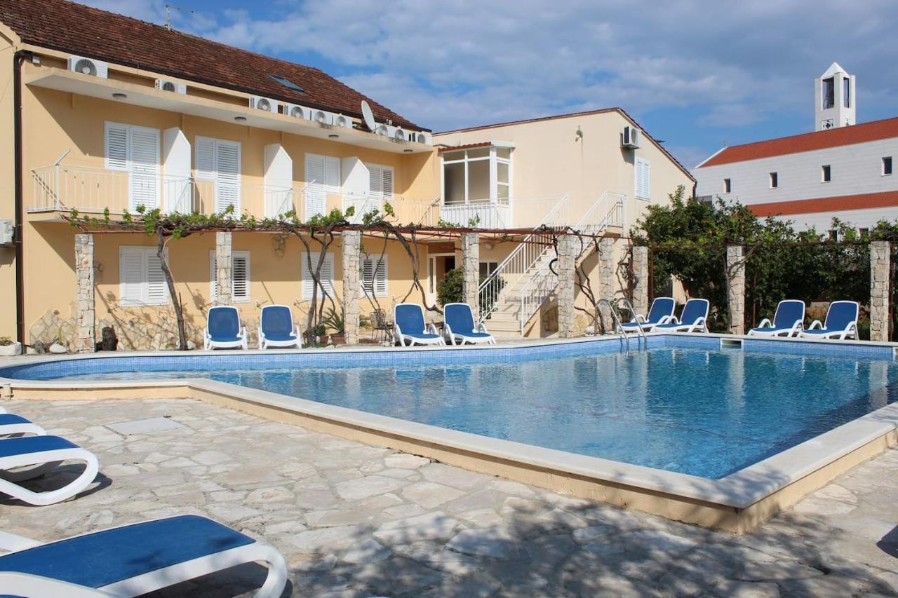 Spacious Bedroom For Two With Pool View - Pansion Hajduk Korčula Екстериор снимка