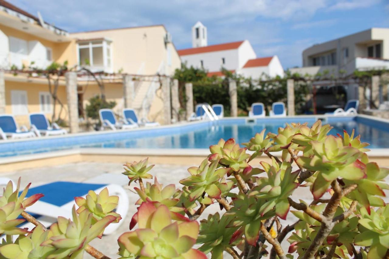 Spacious Bedroom For Two With Pool View - Pansion Hajduk Korčula Екстериор снимка