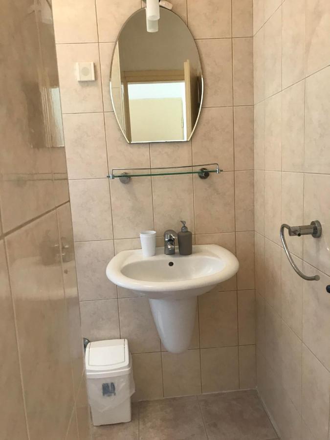 Spacious Bedroom For Two With Pool View - Pansion Hajduk Korčula Екстериор снимка